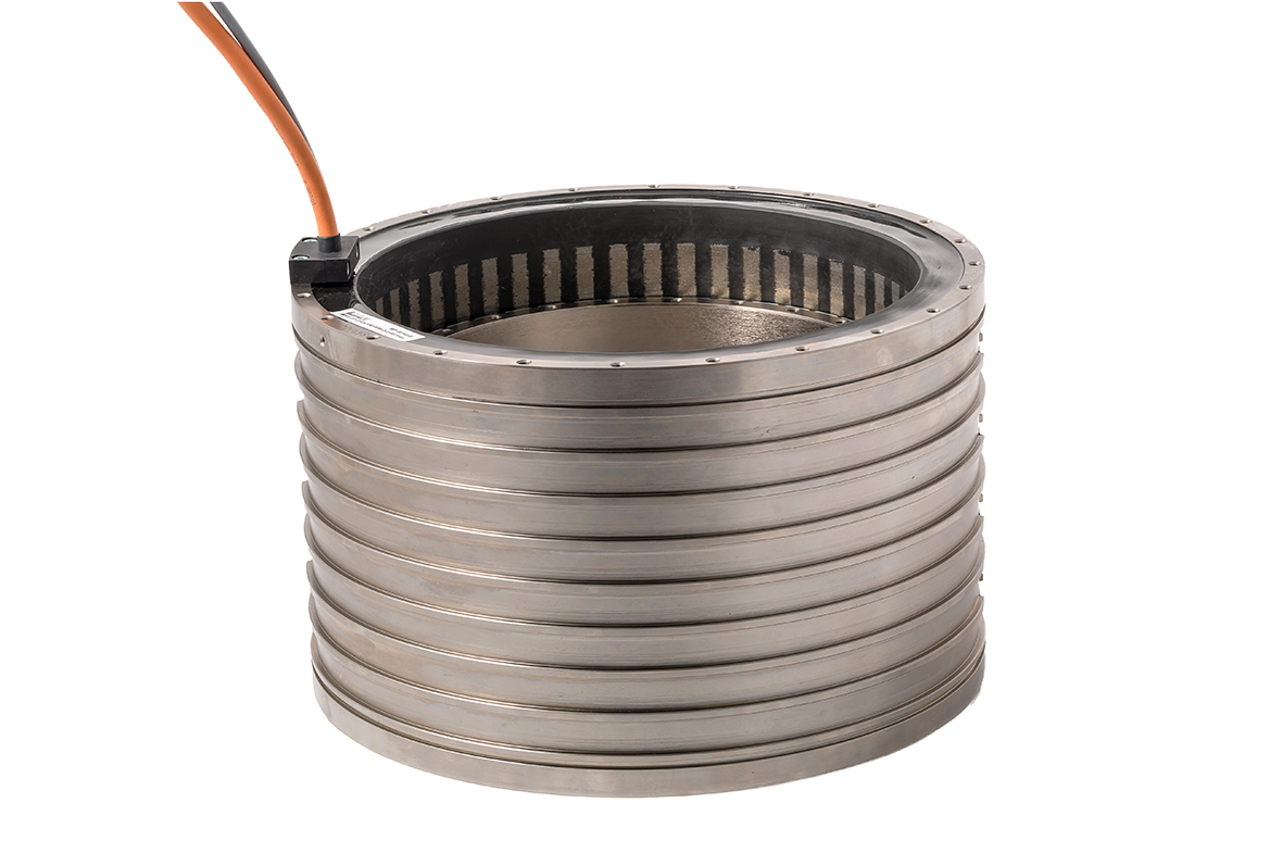 INA驅(qū)動(dòng)和機(jī)電股份兩合公司（IDAM）憑借新的RIB系列力矩電機(jī)提供散熱優(yōu)化的直接驅(qū)動(dòng)，使機(jī)床提高生產(chǎn)率并降低能源消耗。